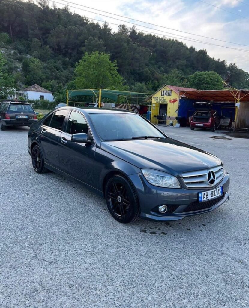 Mercedes Benz C-Class – (AB887AS)