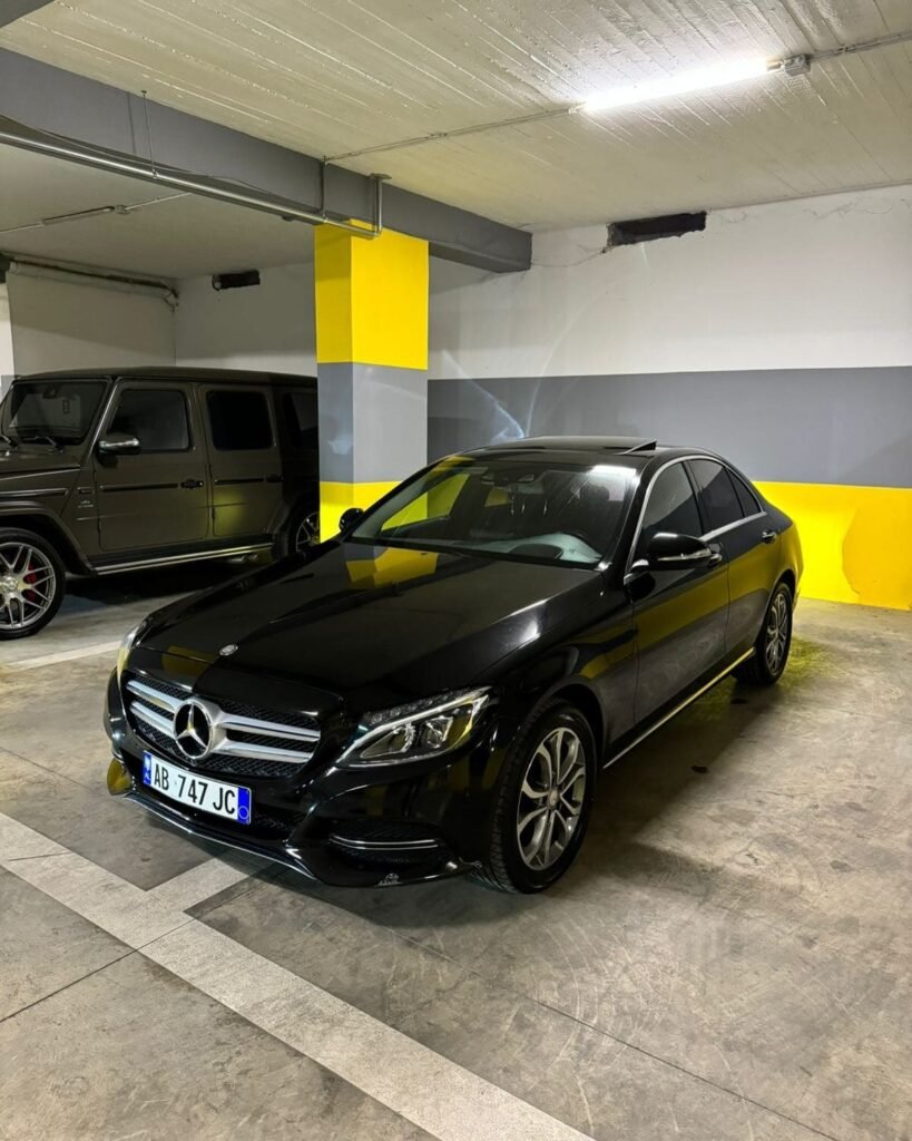 Mercedes Benz C-Class – (AB747JC)