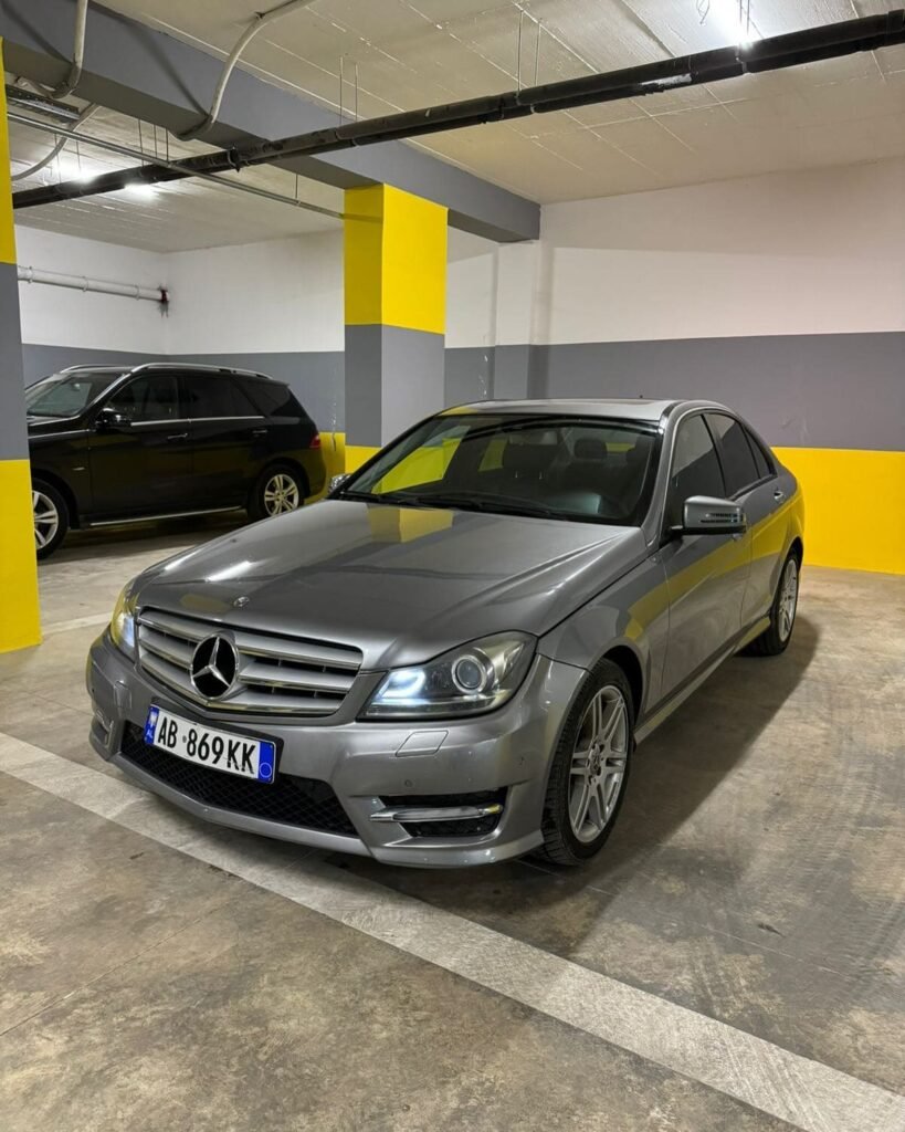 Mercedes Benz C-Class – (AB869KK)